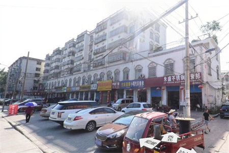 城北腾龙嘉苑3室2厅2卫121万141m2出售